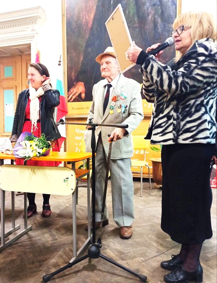 102-годишен герой от Втората световна война разказа спомени от фронта пред учениците на ОУ "Гео Милев" - ОУ Гео Милев - Пловдив
