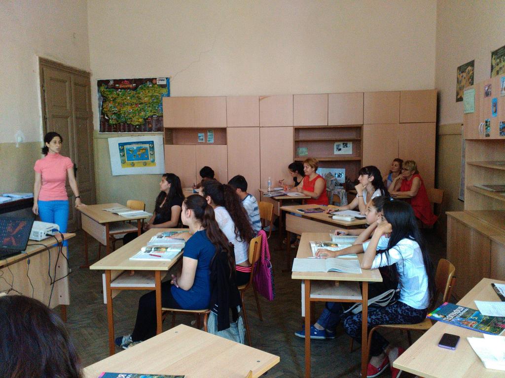 Бдещи учители от фондация "Заедно в час",партньор на училището ни наблюдаваха един учебен ден - ОУ Гео Милев - Пловдив